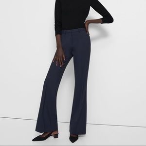 Classic Theory dress pants in Navy. Excellent condition, recently dry cleaned